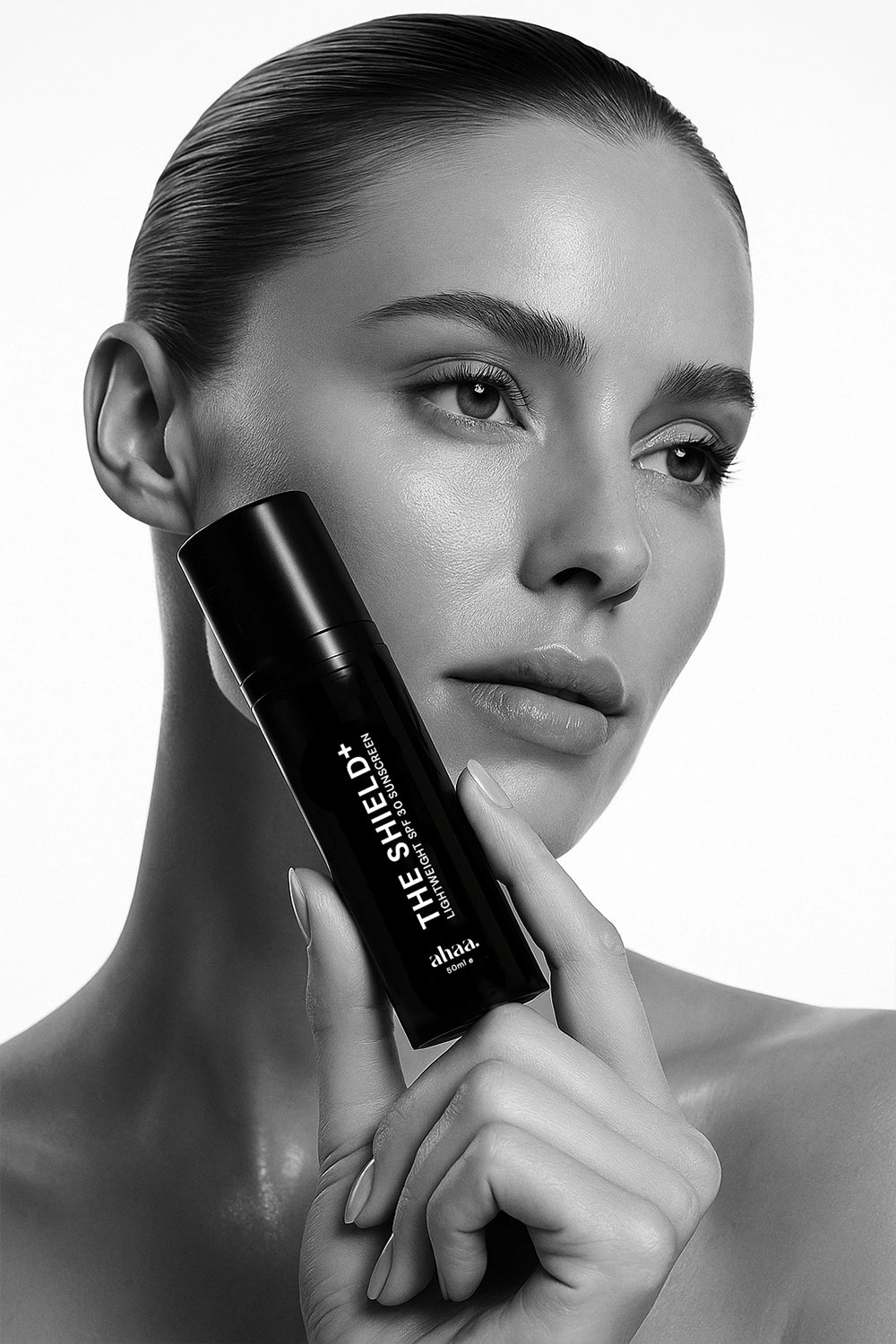 Protected skin with SPF 30 invisible sunscreen in daily routine